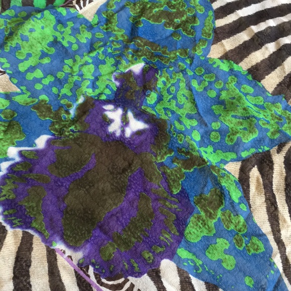 💯ROBERTO CAVALLI SILK SCARF EXOTIC PRINT - Picture 3 of 5